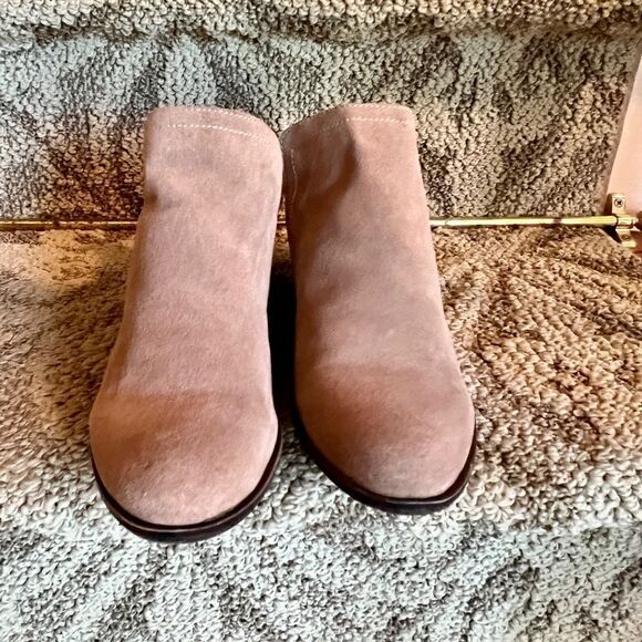 EUC Lucky Brand Bollo Tan Suede Bootie Ankle Boots Shoes Size 8 M - Picture 3 of 8